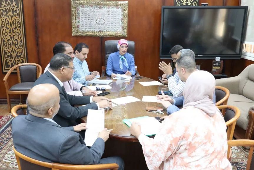 جامعة الأقصر تبحث في تحسين الإجراءات التدريبية لأعضاء هيئة التدريس