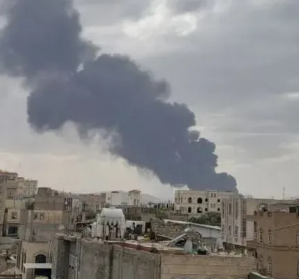 جماعة الحوثي: 3 شهداء جراء غارات إسرائيل مطار صنعاء ومناطق أخرى باليمن جماعة الحوثي: 3 شهداء جراء غارات إسرائيل مطار صنعاء ومناطق أخرى باليمن