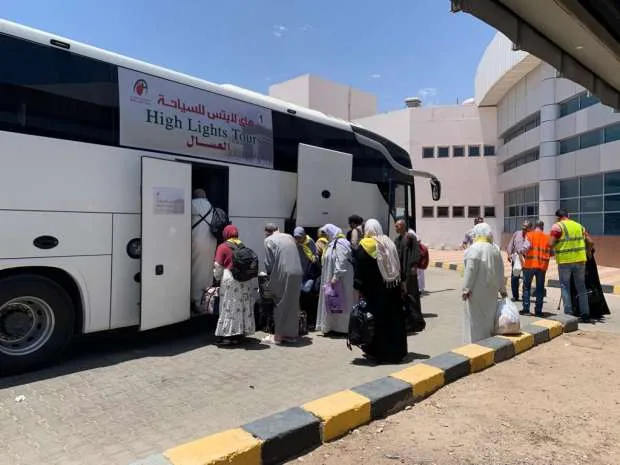 بدء أول دفعة من حجاج الأقصر إلى الأماكن المقدسة في أجواء مليئة بالروحانية