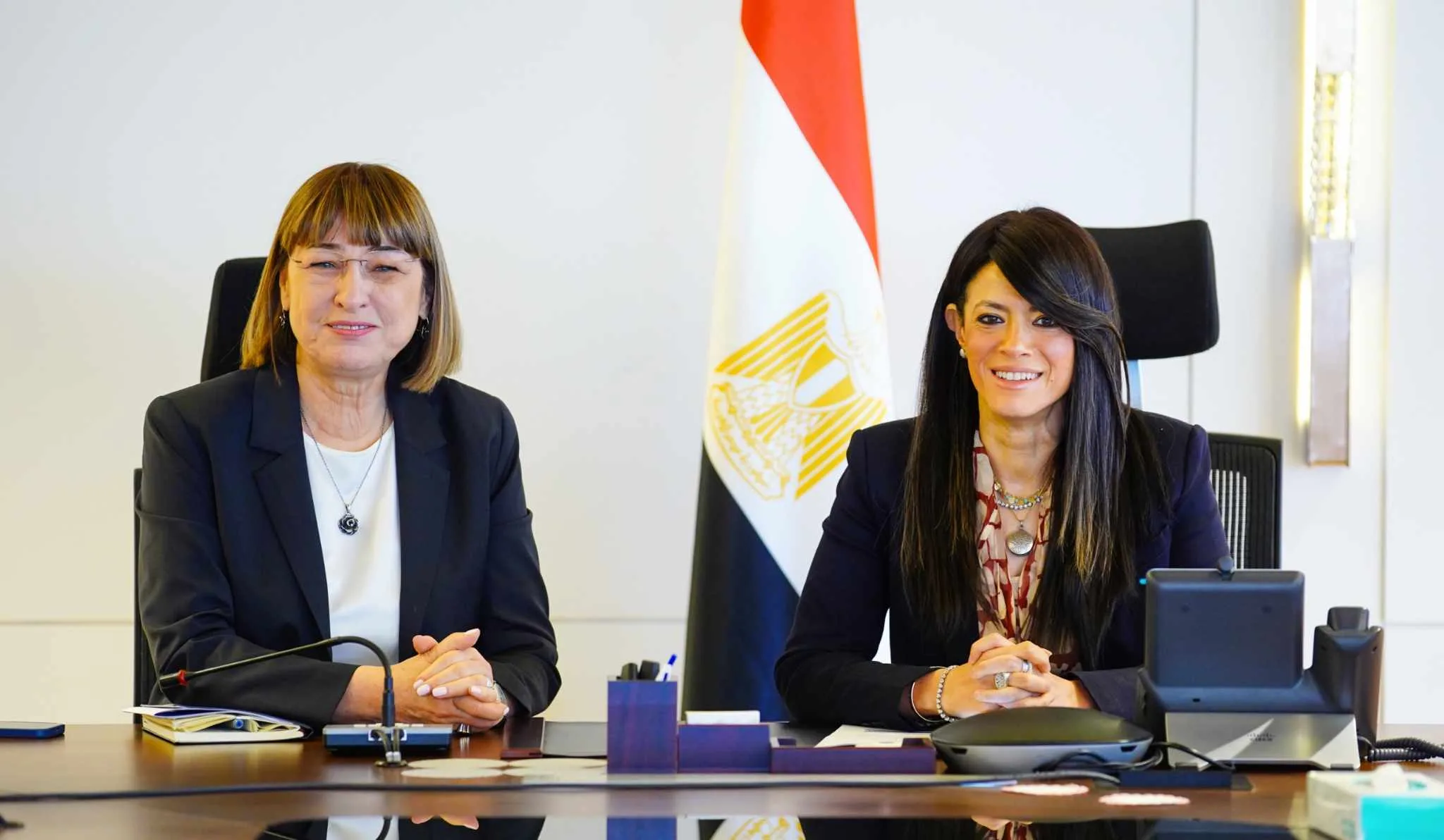 المشاط تبحث مع منسق الأمم المتحدة سبل تعزيز التنمية الاقتصادية ضمن رؤية مصر 2030. المشاط تبحث مع منسق الأمم المتحدة سبل تعزيز التنمية الاقتصادية ضمن رؤية مصر 2030.