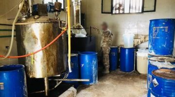 الجيش اللبناني يفكك معملا لتصنيع الحبوب المخدرة عند الحدود السورية