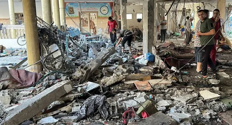 صحة غزة: 17 شهيدا بقصف إسرائيلي استهدف مدرسة للنازحين بمخيم بالبريج صحة غزة: 17 شهيدا بقصف إسرائيلي استهدف مدرسة للنازحين بمخيم بالبريج