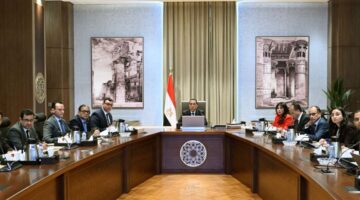 رئيس الوزراء: منظومة إلكترونية لإنهاء إجراءات وصول السائحين إلى المطارات المصرية