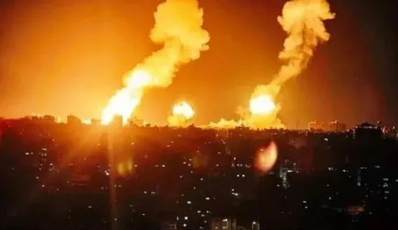جماعة الحوثي: 7 غارات أمريكية تستهدف الجوف شمالي اليمن جماعة الحوثي: 7 غارات أمريكية تستهدف الجوف شمالي اليمن