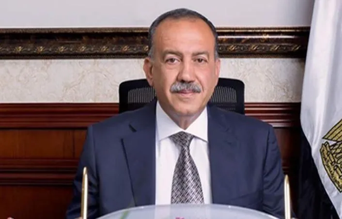 محافظ أسيوط: تشغيل 733 مواطنا في عدد من القطاعات بالتعاون مع شركات داخل وخارج المحافظة محافظ أسيوط: تشغيل 733 مواطنا في عدد من القطاعات بالتعاون مع شركات داخل وخارج المحافظة