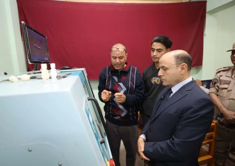محافظ كفرالشيخ يتفقد مدرسة بلطيم الثانوية الصناعية العسكرية محافظ كفرالشيخ يتفقد مدرسة بلطيم الثانوية الصناعية العسكرية