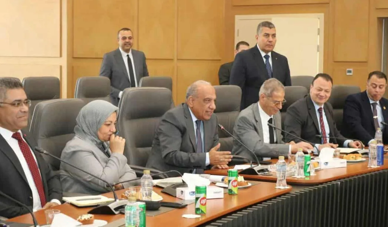 وزير الكهرباء يناقش مع روسآتوم التطورات الأخيرة في مشروع محطة الضبعة النووية