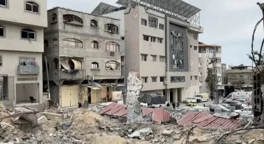 جيش الاحتلال يطلب من مدير مستشفى العودة في تل الزعتر بشمال غزة إخلاء المرافق. جيش الاحتلال يطلب من مدير مستشفى العودة في تل الزعتر بشمال غزة إخلاء المرافق.