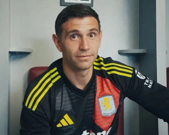 إيمليانو مارتينيز يصبح لاعبًا مرشحًا في الدوري السعودي إيمليانو مارتينيز يصبح لاعبًا مرشحًا في الدوري السعودي