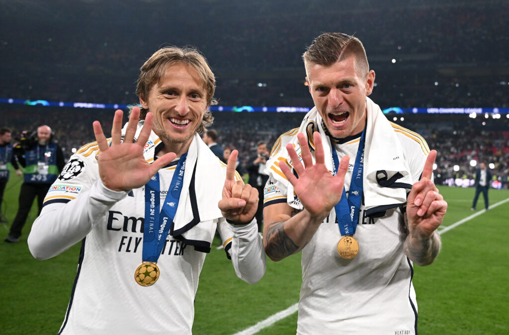 كروس: اعتزالي كان القرار الأصعب.. ومن الصعب تكرار موسمي الأخير مع ريال مدريد. كروس: اعتزالي كان القرار الأصعب.. ومن الصعب تكرار موسمي الأخير مع ريال مدريد.