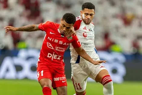 شباب الأهلي يتوج ببطولة كأس رئيس دولة الإمارات أمام الشارقة شباب الأهلي يتوج ببطولة كأس رئيس دولة الإمارات أمام الشارقة