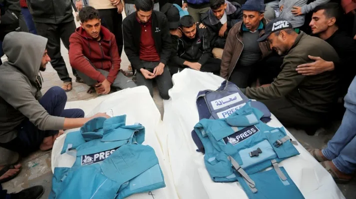 نقيب الصحفيين الفلسطينيين: إسرائيل تشن ضدنا حرب إبادة إعلامية نقيب الصحفيين الفلسطينيين: إسرائيل تشن ضدنا حرب إبادة إعلامية