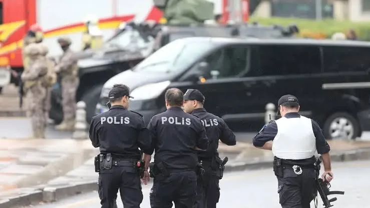 تركيا تقبض على 44 فرداً في تحقيق فساد يطال بلدية إسطنبول