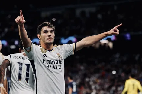 لاعب ريال مدريد يوافق على تمديد عقده لاعب ريال مدريد يوافق على تمديد عقده