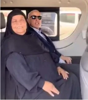 محافظ الأقصر يحقق وعده بزيارة سيدة طلبت مساعدته من حرارة الشمس خلال جولته. محافظ الأقصر يحقق وعده بزيارة سيدة طلبت مساعدته من حرارة الشمس خلال جولته.