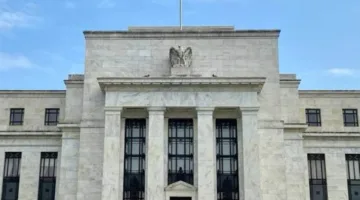 The Federal Reserve at a Crossroads: Balancing Growth Concerns and Inflation Risks