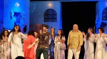 فريق «سجن النسا» يحتفل بعيد ميلاد جنى عطوة على مسرح السلام