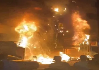 السيطرة على حريق هائل بمطعم بميدان سفير بمصر الجديدة السيطرة على حريق هائل بمطعم بميدان سفير بمصر الجديدة