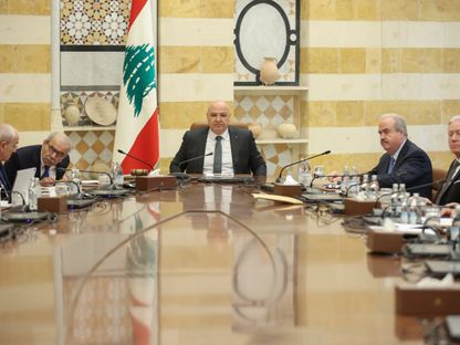 لبنان.. المجلس الأعلى للدفاع يحذر حماس ويمهد لسحب السلاح من المخيمات الفلسطينية لبنان.. المجلس الأعلى للدفاع يحذر حماس ويمهد لسحب السلاح من المخيمات الفلسطينية