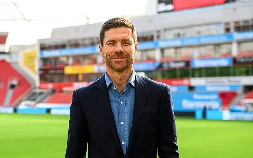 فابريزيو: ألونسو يتعاقد لتولي تدريب ريال مدريد فابريزيو: ألونسو يتعاقد لتولي تدريب ريال مدريد