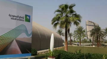 أرامكو السعودية تُبرم 34 عقدًا بقيمة 90 مليار دولار مع شركات أمريكية