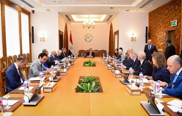 وزير الخارجية يرحب بوفد من شركة «إيه بي موللر – ميرسك» الرائدة في مجال النقل البحري. وزير الخارجية يرحب بوفد من شركة «إيه بي موللر – ميرسك» الرائدة في مجال النقل البحري.