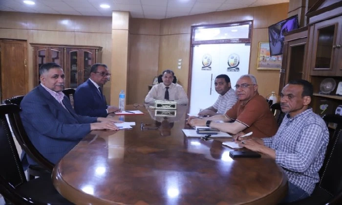 رئيس جامعة جنوب الوادي يتناول مشروع تعزيز الإتاحة والوصول الشامل لذوي الاحتياجات الخاصة بالجامعة. رئيس جامعة جنوب الوادي يتناول مشروع تعزيز الإتاحة والوصول الشامل لذوي الاحتياجات الخاصة بالجامعة.
