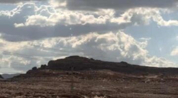 سقوط أمطار بوادي سعال بمدينة سانت كاترين في جنوب سيناء