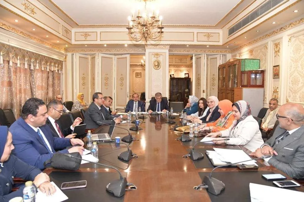 لجنة الصحة بمجلس النواب توافق على تعديلات قانون بشأن مزاولة مهنة الصيدلة لجنة الصحة بمجلس النواب توافق على تعديلات قانون بشأن مزاولة مهنة الصيدلة