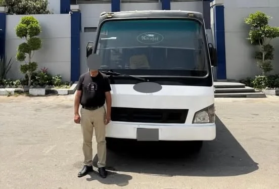ضبط سائق أتوبيس لسيره عكس الاتجاه في التجمع ضبط سائق أتوبيس لسيره عكس الاتجاه في التجمع
