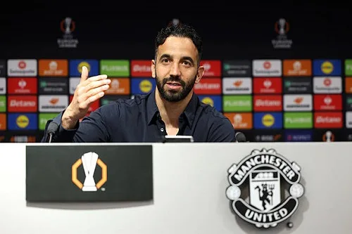 أموريم: تحقيق بطولة الدوري الأوروبي سيعزز مستقبل مانشستر يونايتد أموريم: تحقيق بطولة الدوري الأوروبي سيعزز مستقبل مانشستر يونايتد