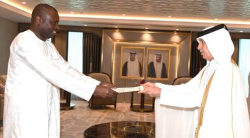 &nbsp;وزير الدولة للشؤون الخارجية يتسلم نسخة من أوراق اعتماد ستة سفراء جدد