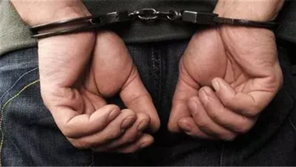 التحقيق مع شخص متهم بتزوير الأختام الرسمية والمستندات المنسوبة لمؤسسات حكومية متعددة التحقيق مع شخص متهم بتزوير الأختام الرسمية والمستندات المنسوبة لمؤسسات حكومية متعددة