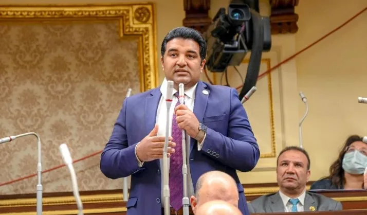 الإيجار القديم.. النائب محمود عصام يقترح خفض نسبة الزيادة السنوية لـ10% ومد الفترة الانتقالية لـ10 سنوات الإيجار القديم.. النائب محمود عصام يقترح خفض نسبة الزيادة السنوية لـ10% ومد الفترة الانتقالية لـ10 سنوات