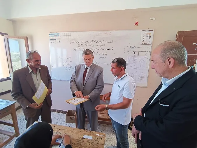 وكيل وزارة التعليم في شمال سيناء يراقب امتحانات الشهادة الإعدادية في عدد من مدارس الشيخ زويد وكيل وزارة التعليم في شمال سيناء يراقب امتحانات الشهادة الإعدادية في عدد من مدارس الشيخ زويد