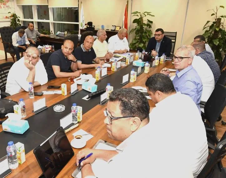 وزير الإسكان يتابع استعدادات منظومة مياه الشرب والصرف الصحي بمطروح لفصل الصيف وزير الإسكان يتابع استعدادات منظومة مياه الشرب والصرف الصحي بمطروح لفصل الصيف