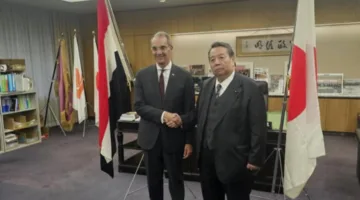 وزير الاتصالات يلتقي محافظ طوكيو لبحث التعاون في مجالات بناء القدرات الرقمية ودعم ريادة الأعمال