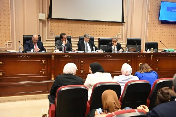 لجنة الصحة في مجلس النواب توصي بزيادة التمويل للعلاج على حساب الدولة والرعاية الصحية الوقائية. لجنة الصحة في مجلس النواب توصي بزيادة التمويل للعلاج على حساب الدولة والرعاية الصحية الوقائية.