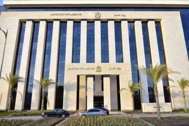 وزارة العمل تحذر المواطنين: لا تعتمدوا على الوسطاء