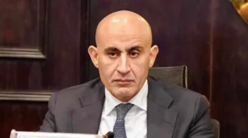 وزير التعليم يراقب امتحانات الثانوية العامة من غرفة طوارئ الوزارة