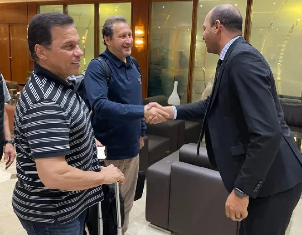 وصول حسام البدري وأول مجموعة من الرياضيين المصريين إلى القاهرة وصول حسام البدري وأول مجموعة من الرياضيين المصريين إلى القاهرة