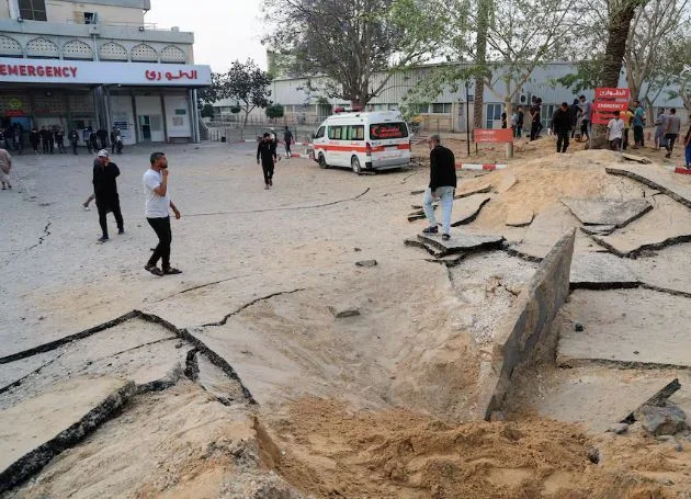 الاحتلال يهاجم المستشفى الأوروبي في غزة.. ولقاءات تفيد باغتيال شقيق السنوار الاحتلال يهاجم المستشفى الأوروبي في غزة.. ولقاءات تفيد باغتيال شقيق السنوار