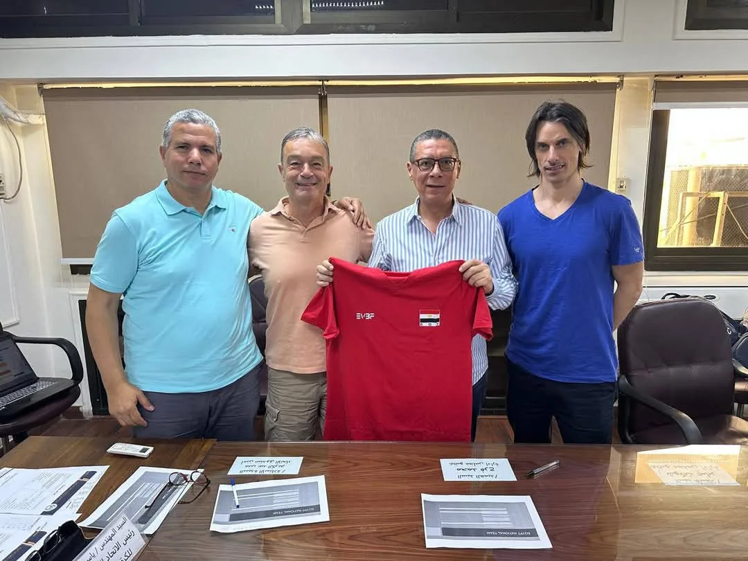 ماركو بونيتا يوقع عقود تدريب منتخب مصر للطائرة ماركو بونيتا يوقع عقود تدريب منتخب مصر للطائرة