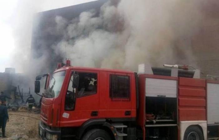 النيران تلتهم محتويات مطعم فول وطعمية في ديرمواس بمحافظة المنيا