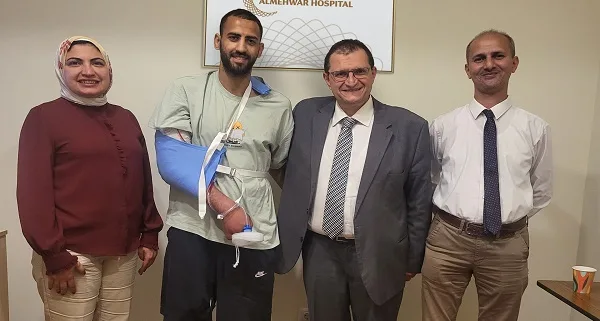 محمد حمدي، لاعب فريق زد، يخضع لعملية جراحية ناجحة في مرفقه. محمد حمدي، لاعب فريق زد، يخضع لعملية جراحية ناجحة في مرفقه.