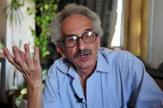 التقرير الأولي عن حالة صنع الله إبراهيم: يعاني من كسر في الحوض ومضاعفات صحية تؤخر إجراء العملية. التقرير الأولي عن حالة صنع الله إبراهيم: يعاني من كسر في الحوض ومضاعفات صحية تؤخر إجراء العملية.