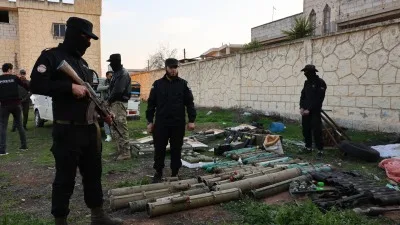 مسؤول سوري: ثلث المواطنين السوريين تعرضوا للمراقبة من قبل أجهزة الأمن خلال فترة حكم بشار الأسد. مسؤول سوري: ثلث المواطنين السوريين تعرضوا للمراقبة من قبل أجهزة الأمن خلال فترة حكم بشار الأسد.