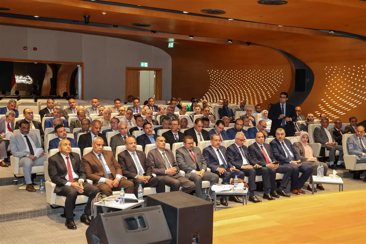 "البريد": العاملون هم الركيزة الأساسية لنجاح الهيئة (صور) "البريد": العاملون هم الركيزة الأساسية لنجاح الهيئة (صور)
