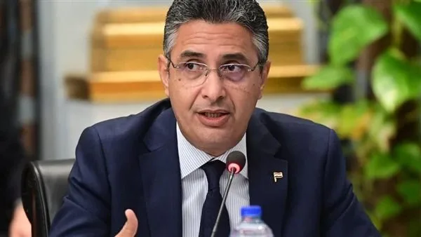 "التموين": سحب عينات عشوائية من البنزين للتأكد من جودته.. وإجراءات رادعة ضد هؤلاء "التموين": سحب عينات عشوائية من البنزين للتأكد من جودته.. وإجراءات رادعة ضد هؤلاء