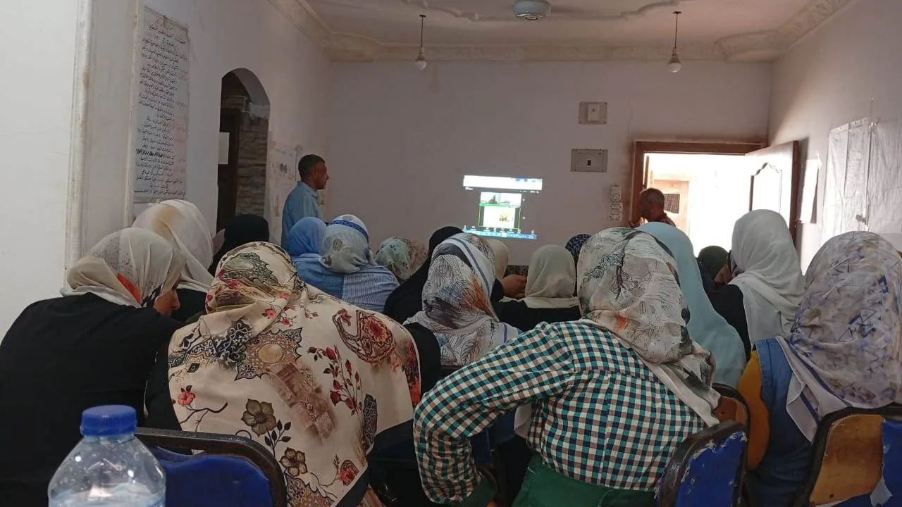 "اللجنة الريفية بالقومي للمرأة" تنظم تدريبا للسيدات حول صناعة السماد العضوي (الكمبوست) "اللجنة الريفية بالقومي للمرأة" تنظم تدريبا للسيدات حول صناعة السماد العضوي (الكمبوست)